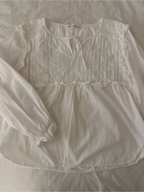 Pants Store White Top!